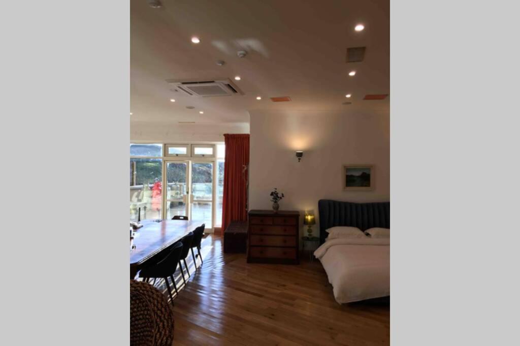 The Loft @ Clifden Bay Apartments מראה חיצוני תמונה